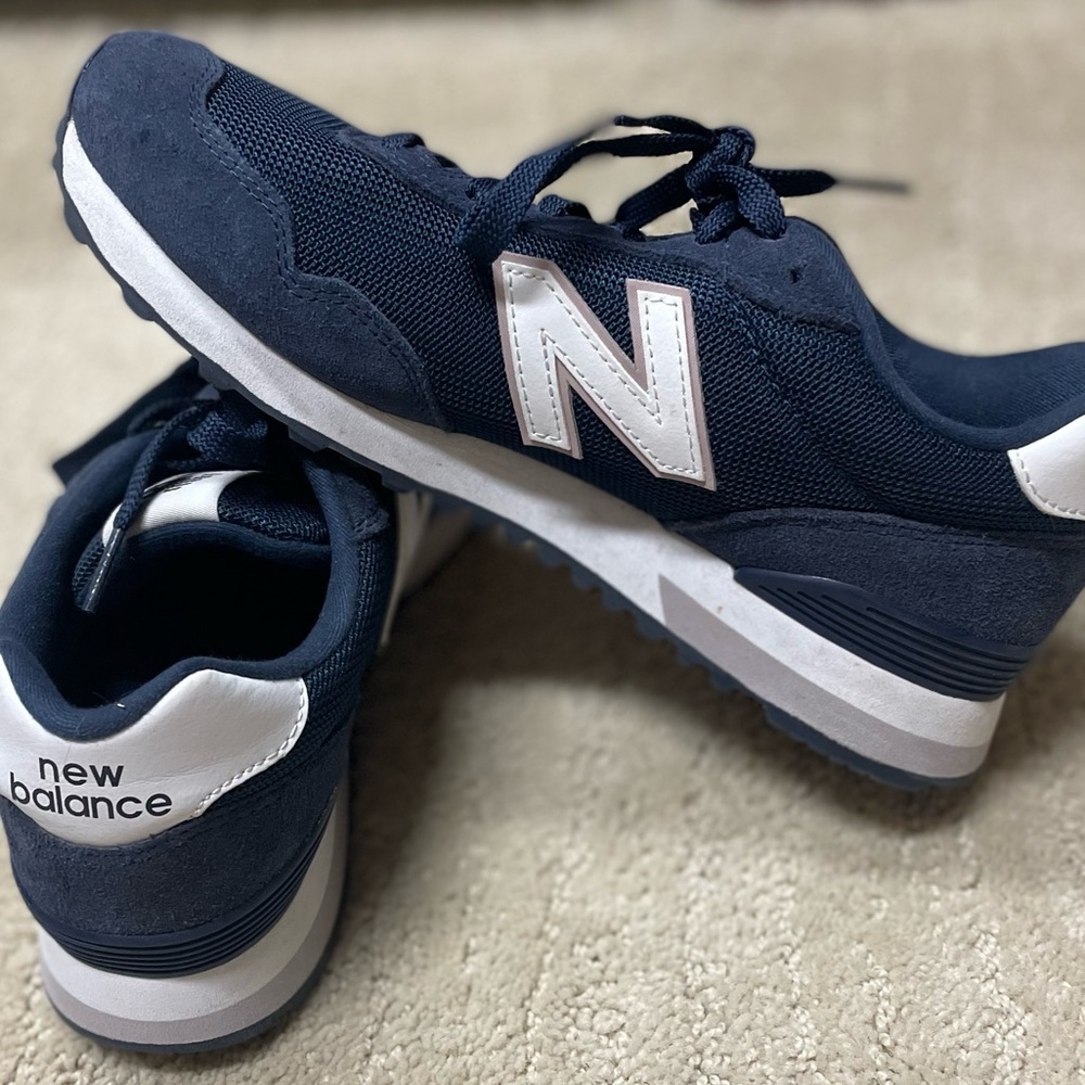 New Balance - size 8 - Navy & White - Like new - worn once!